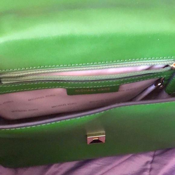 Olive Green Michael Kors handbag - Picture 5 of 7